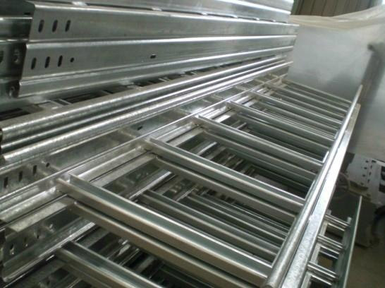 梯級(jí)式電纜橋架4